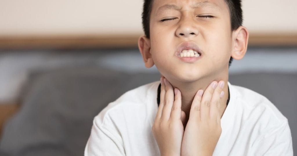 كيفية علاج صعوبة البلع والتهاب الحلق 